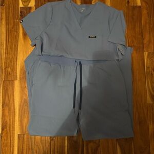 Jaanuu ceil blue scrubs